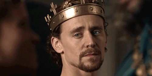 拉塞尔 · 柯克权力如浮影游墙,即便矮小之人,也能投射出巨大的