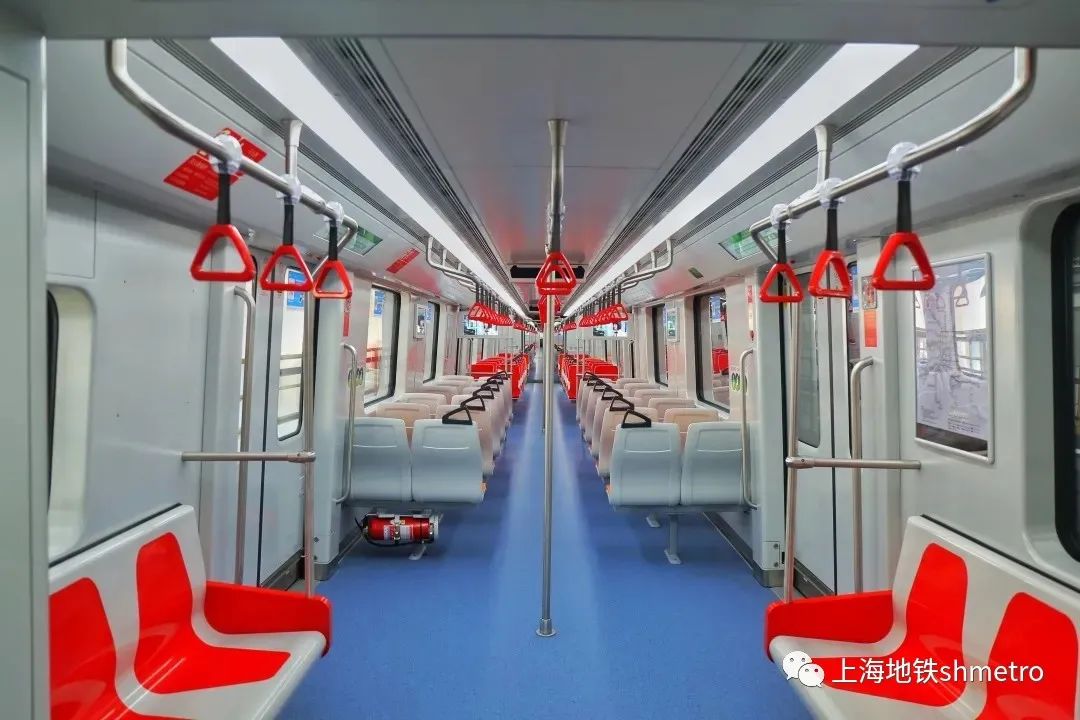 上海16号线 车厢图片