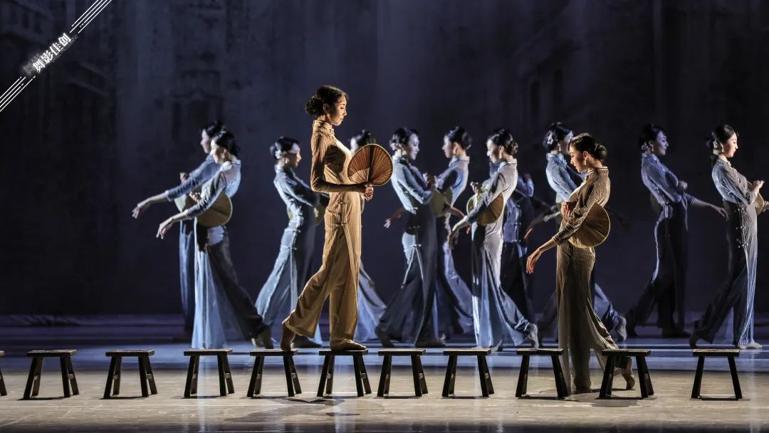 舞影分享春晚大热晨光曲长河无声奔去唯爱与信念永存