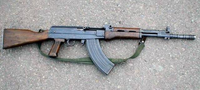 军武文化经典回忆81式自动步枪皮实耐用一把历经战火考验的好枪