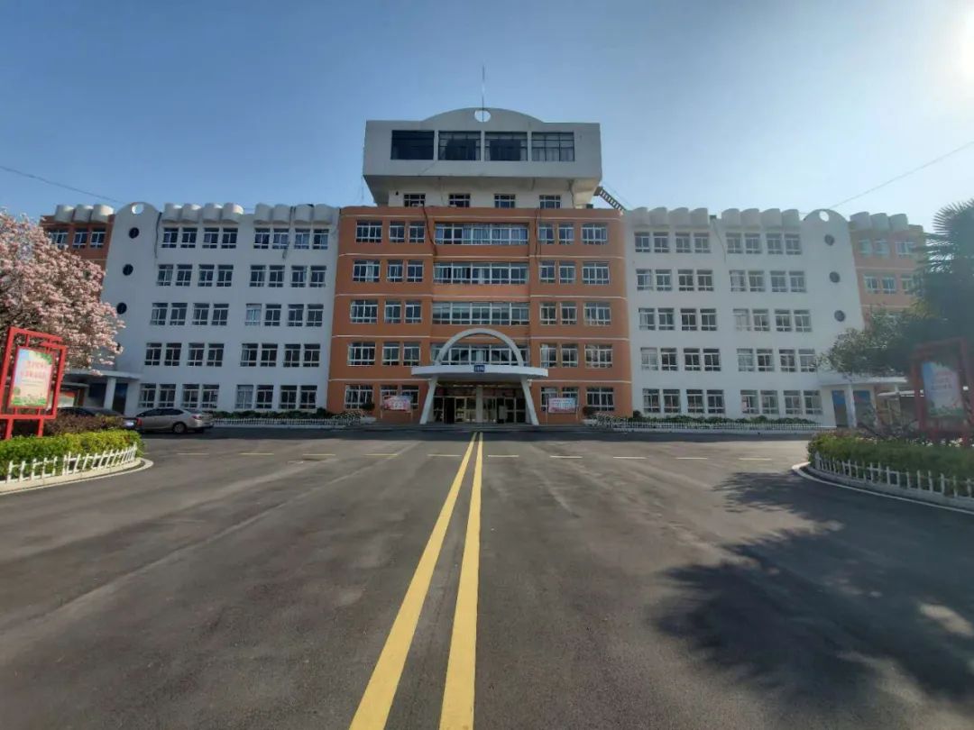 淮南二十六中的孩子们,春天来了,久别校园,你们想念学校了吧?