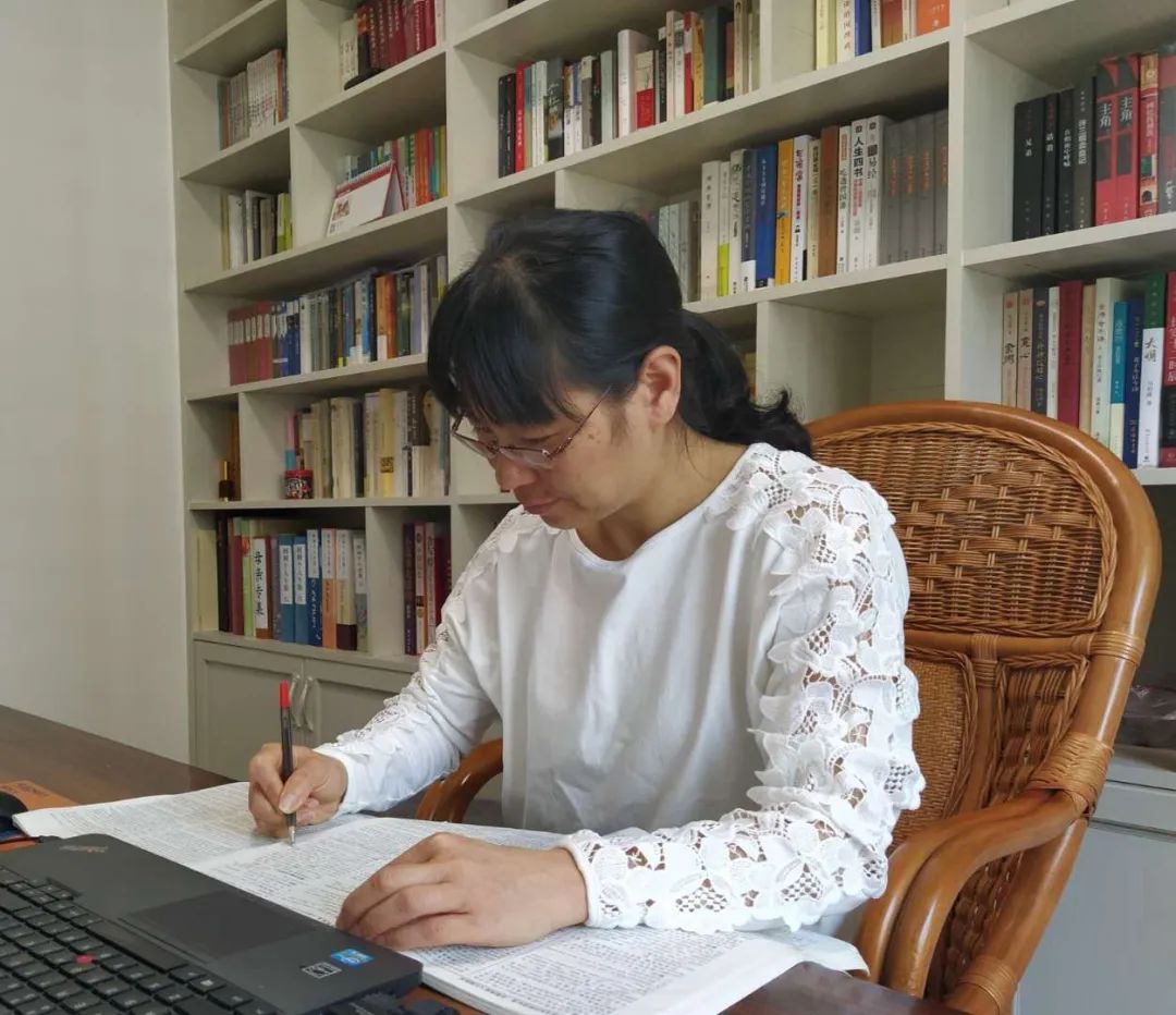 系列报道(三)点亮自己,幸福大家——记线上教育工作中的刘小丽老师