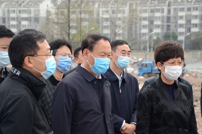 副市长孙学龙,孙军,市政府秘书长陆纯及市直相关部门主要负责人参加