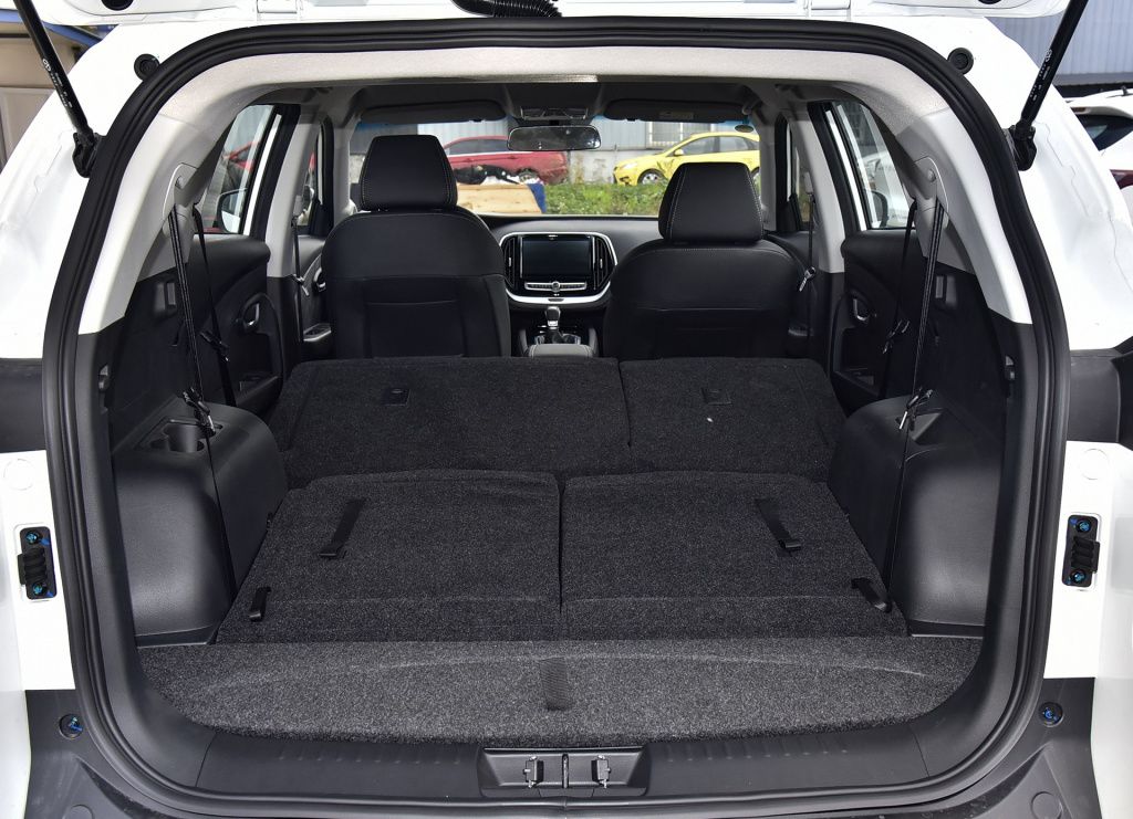 此外,4/6分带角调可滑动二排座椅,也能够进一步扩充后备箱空间,别说是