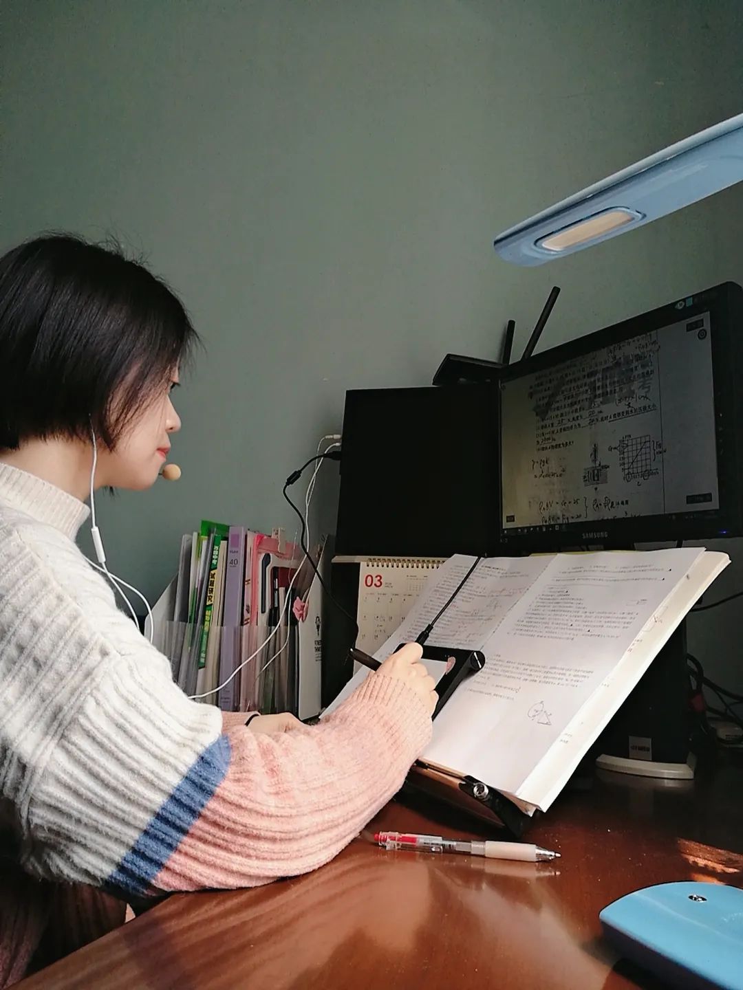高三的坚守携手学生风雨同舟的物化生备课组