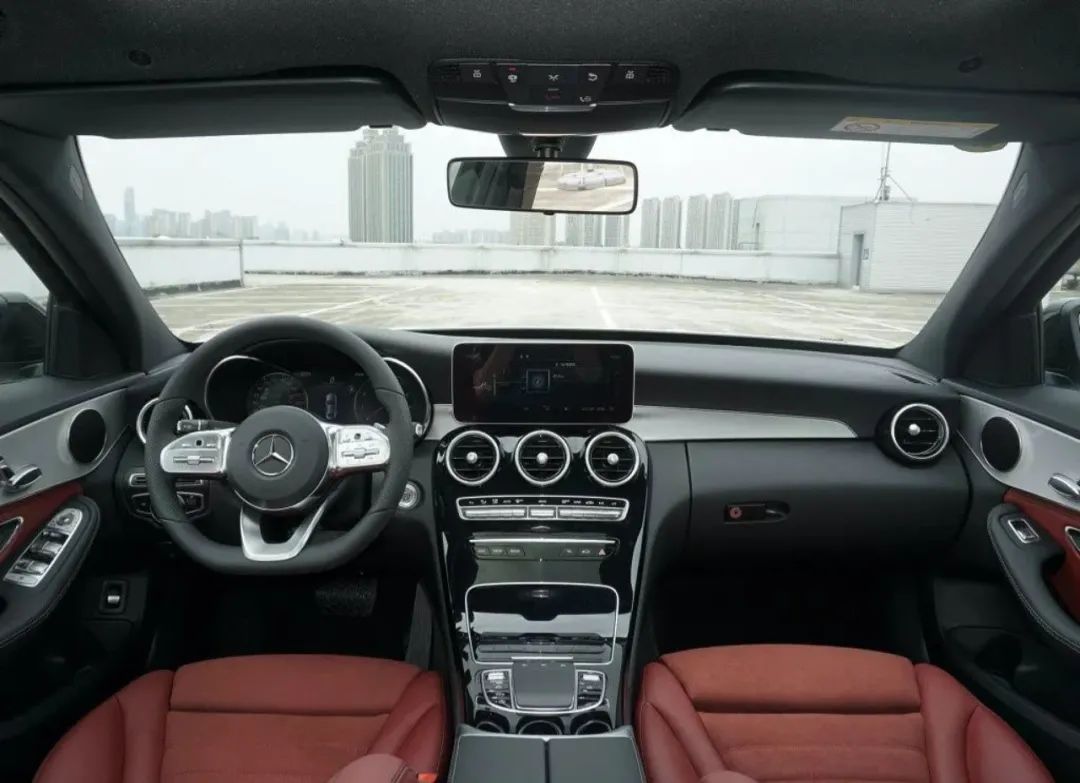 主推15t2020款奔驰c级配置升级