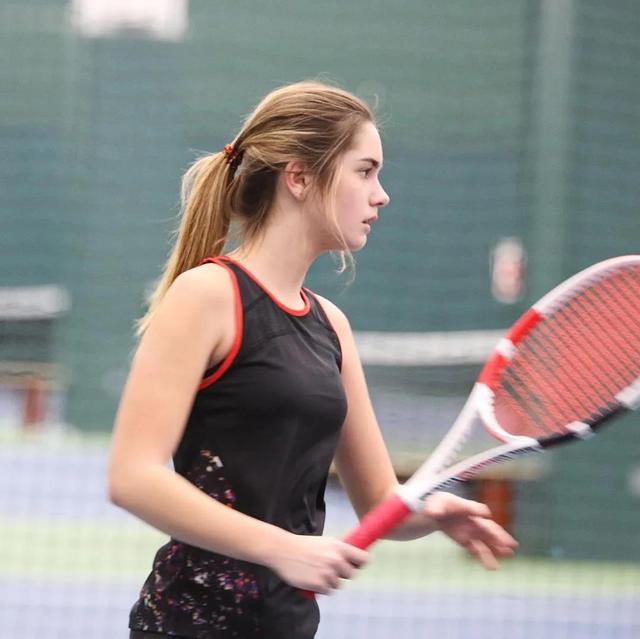 被称是网球界的艾玛沃特森,凭氧气美少女的形象圈粉59万!_raine