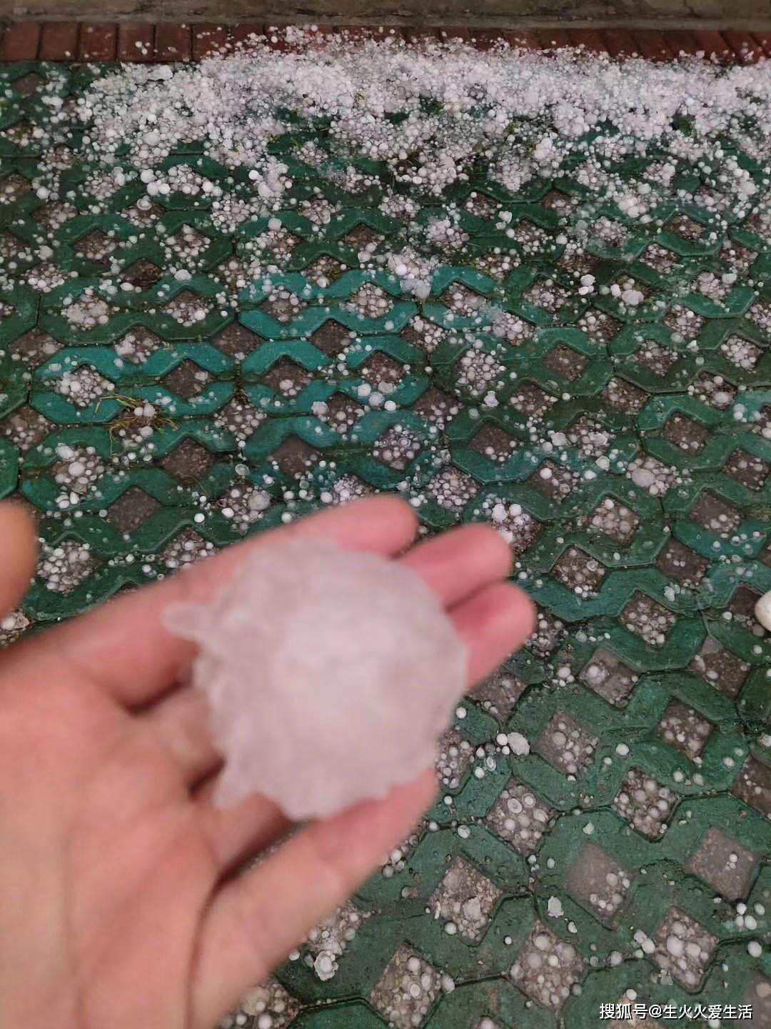 今天贵州某地下了一场罕见的冰雹有人说它预示着看看