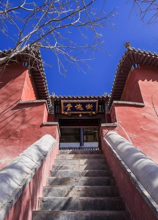 藏在深山中的白瀑禅寺距今已有900多年历史