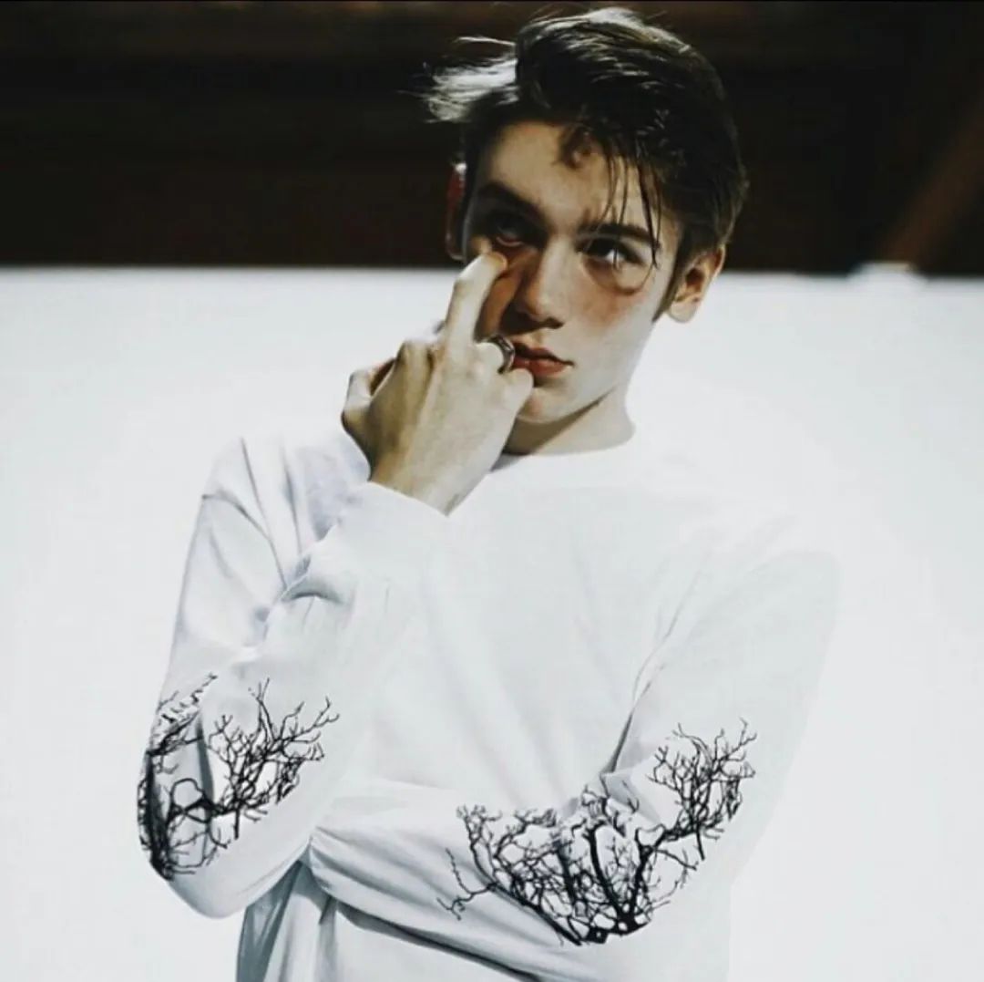 男生头像冷酷帅气t男生头像真人帅气图片人间值得未来可期