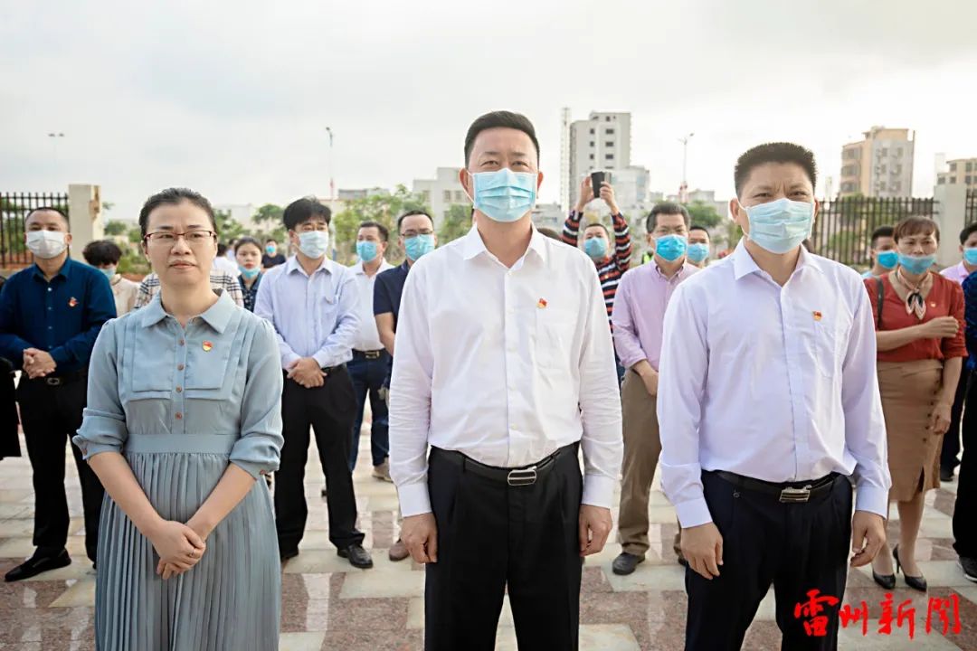 雷州体育馆昨天开馆市委书记李雄光率队揭牌附高清视频