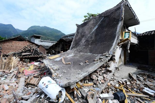 2013四川芦山地震后方医院内救治实景