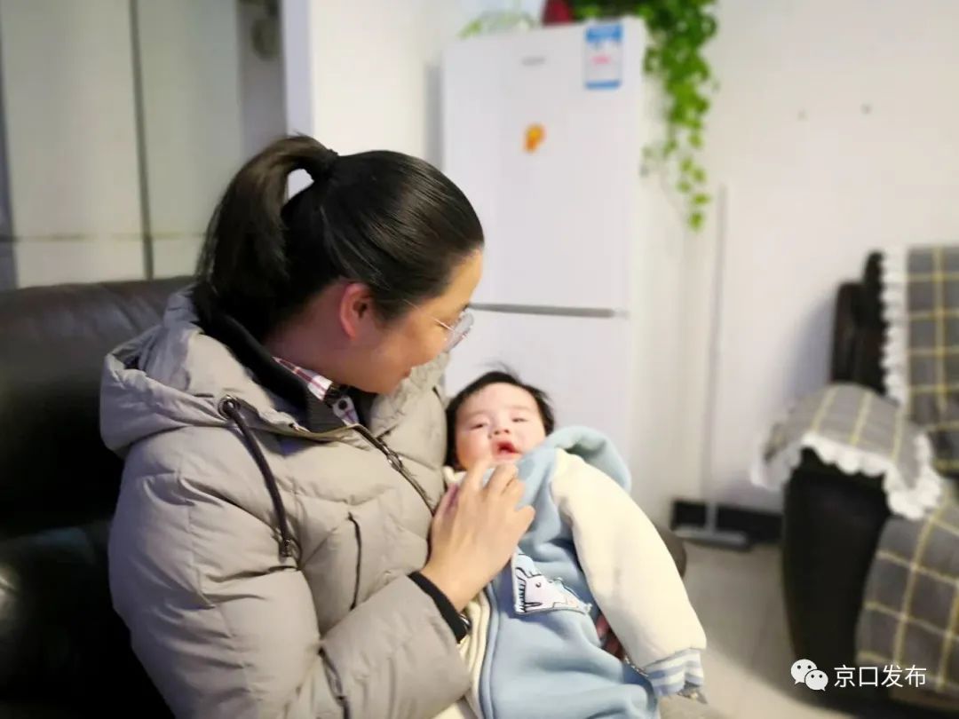 孙保为奋战在抗疫一线的哺乳期妈妈