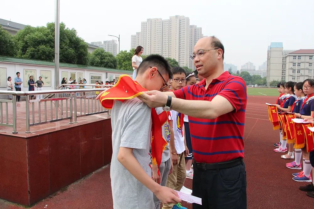 教师风采武进区星辰实验学校教育集团校长陆一平教育因慢而更美好