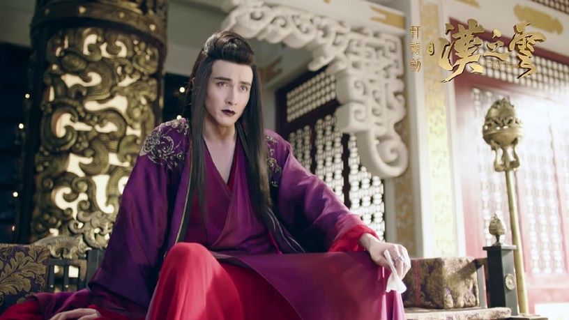 《三生三世枕上书》东华帝君越看越有魅力,成为最经典的白发紫衣古装