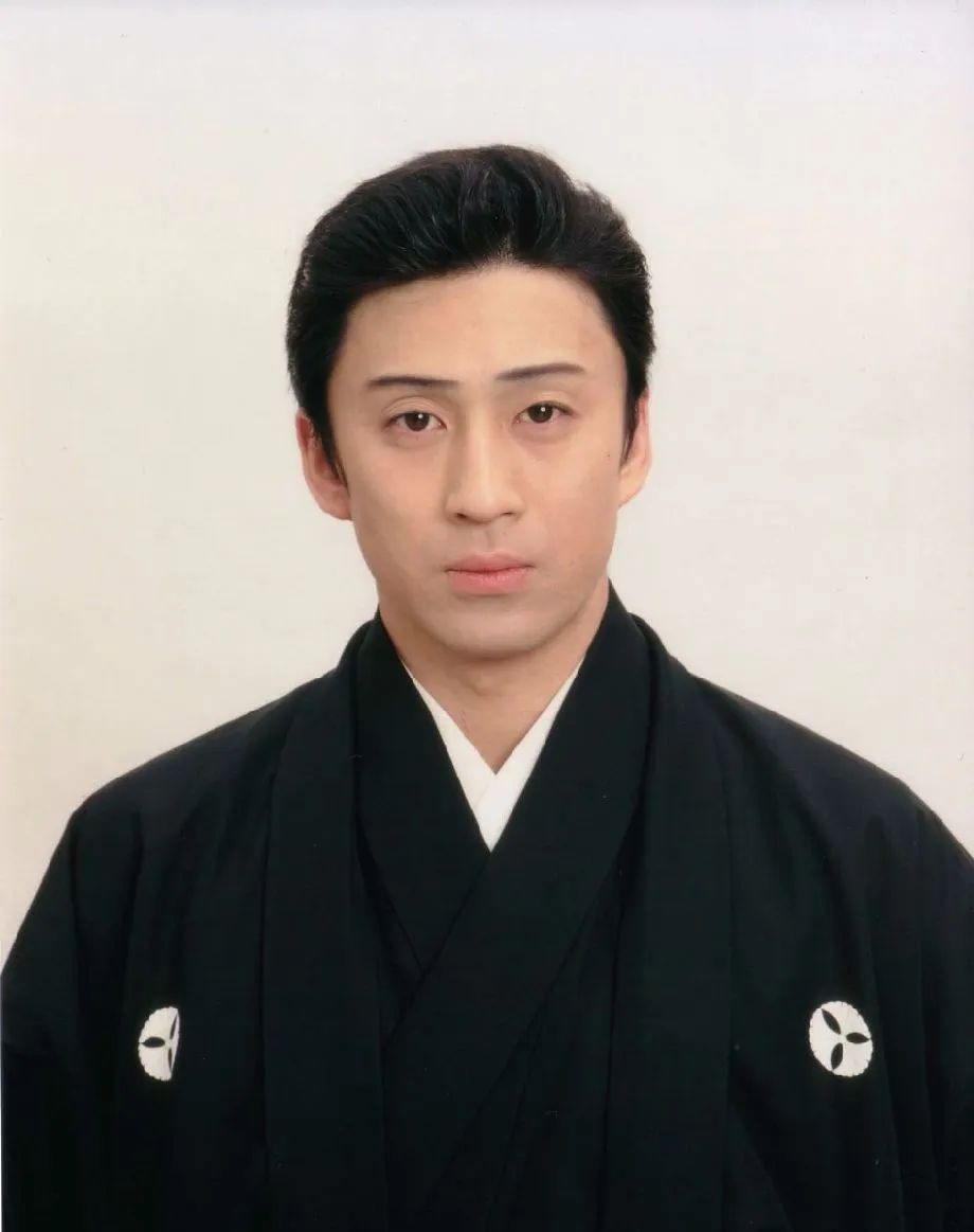 两个姑姑,一个是演员松本纪保,一个是家喻户晓的松隆子.