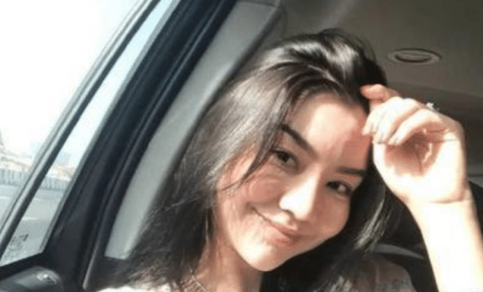 新疆美女嫁迪拜王子每天晒豪车豪宅孩子曾在成龙电影出镜