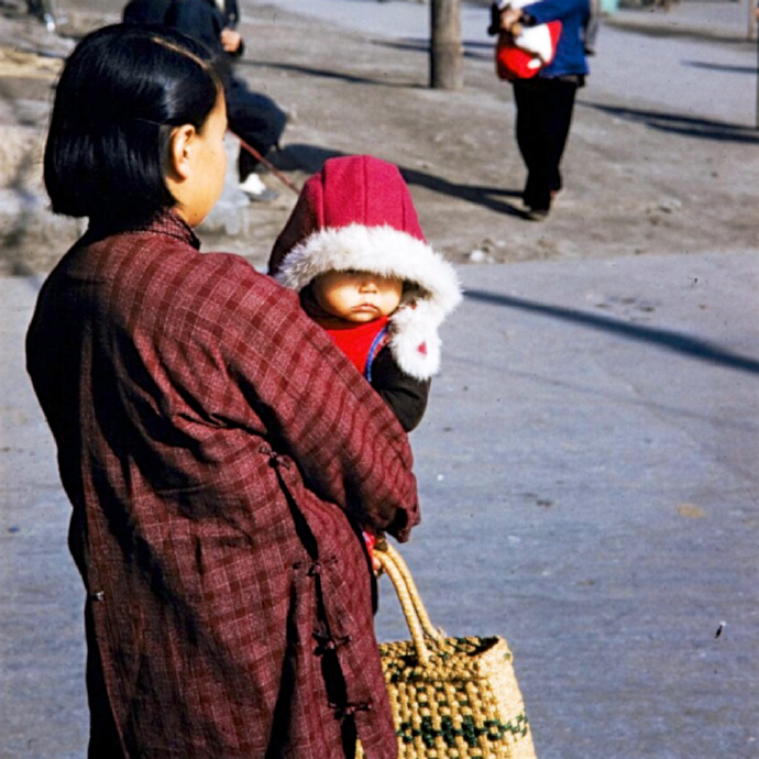 身穿五零年代美好生活图片