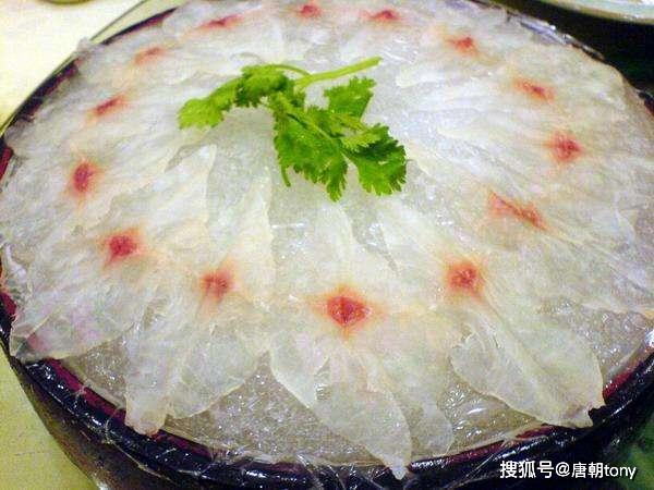 在广西,有一道地方特色美食叫“鱼生”,你敢吃吗?_横县