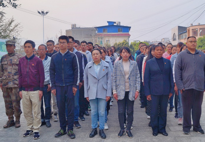 临翔区博尚镇:疫情防控展现党员本色,表彰先进激励奋进