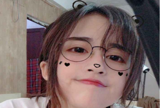 菠萝赛东微博分享新发现,螺蛳粉太想吃了!粉丝笑疯了