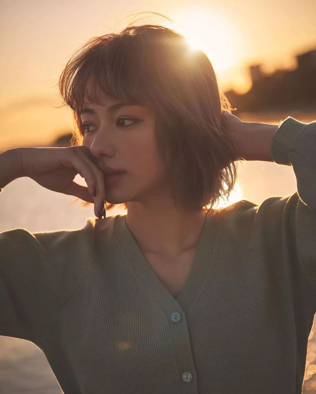 97年的她性格直率圈粉无数!_山本舞