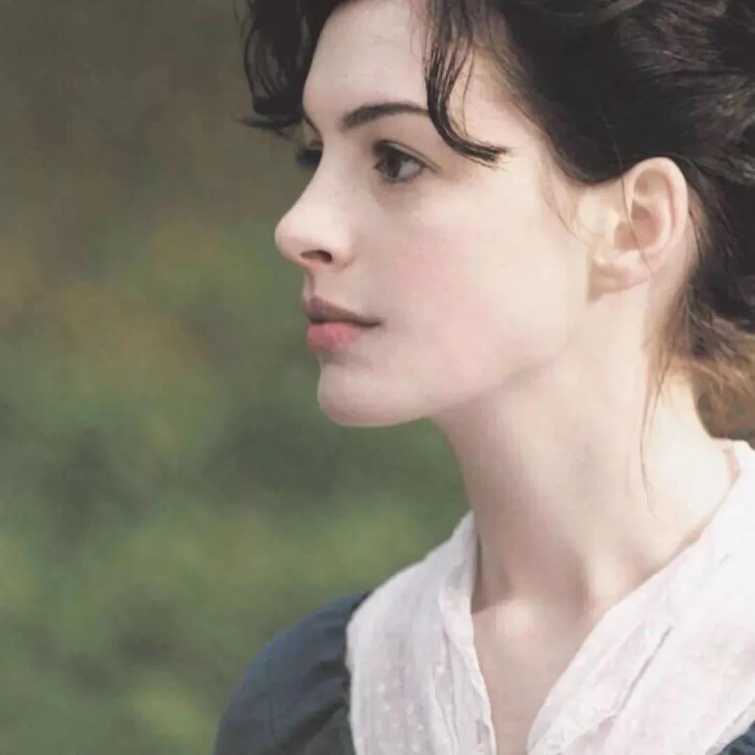 冷艳欧美女头 | 你十九岁时很美,但不是你美,是十九岁美