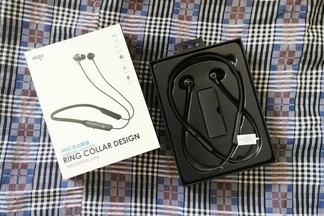 自带开关可以主动降噪的爱国者项圈式蓝牙耳机w08体验