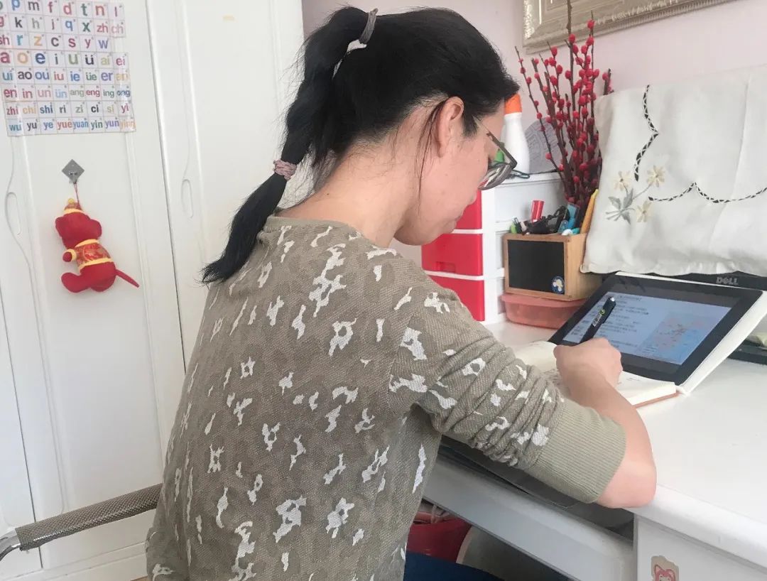 这段时间,我学习到了很多,姜思洋老师和我同处高三,学生有共性,因此