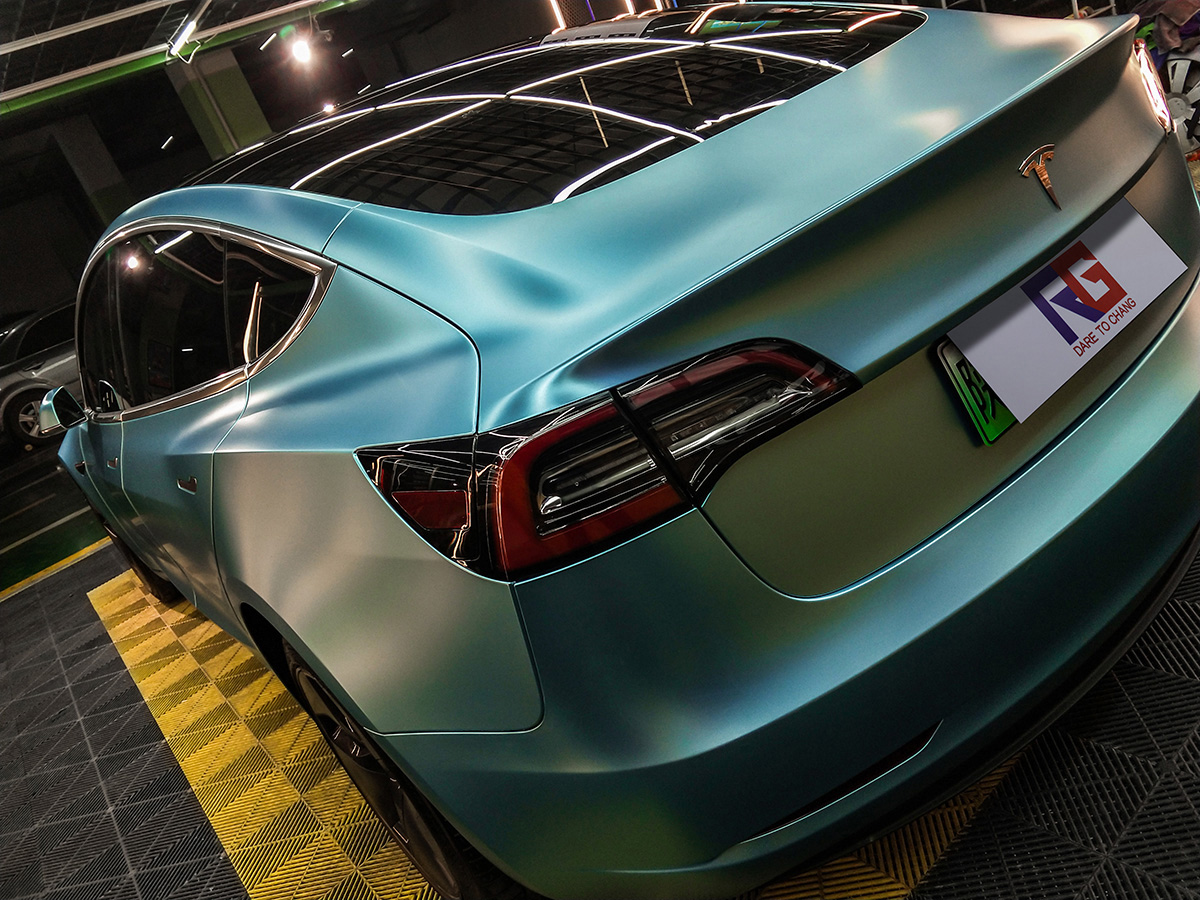 特斯拉车身改色电光湖水蓝rg瑞集改色膜陕西西安加盟店出品