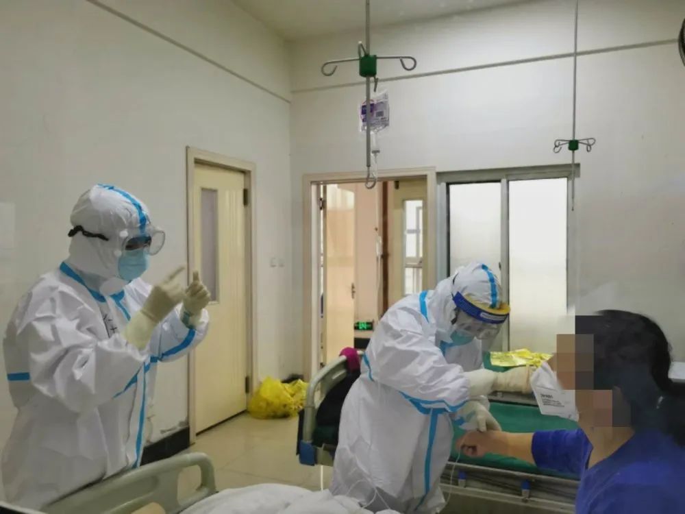 战疫先锋她们平凡如光照亮患者回家的路记市传染病医院隔离病房第三