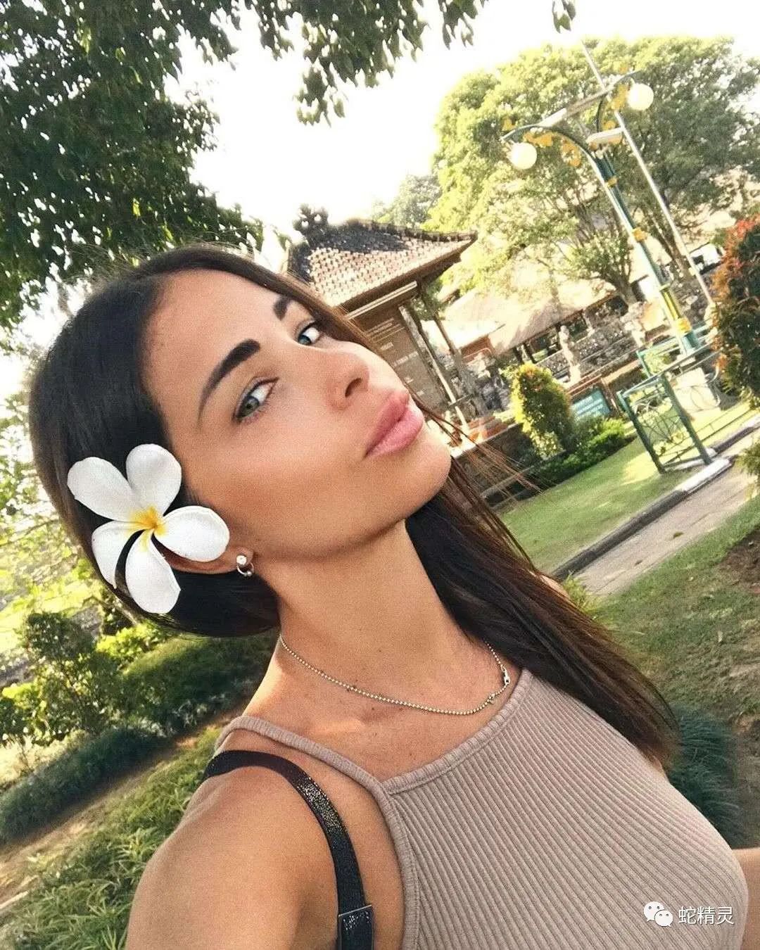 ▼劳塔罗女友▼戴维斯和德佩▼铁杆内拉—范思哲流言蜚语74国新网