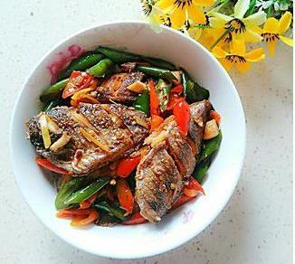 原创美食精选紫薯燕麦月饼香辣无头鱼红烧鸡翅香葱土豆的做法