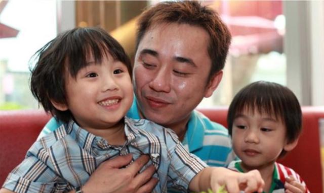 4岁的阿拉蕾已经够惨了他2岁就成父母圈钱工具今长残无人识