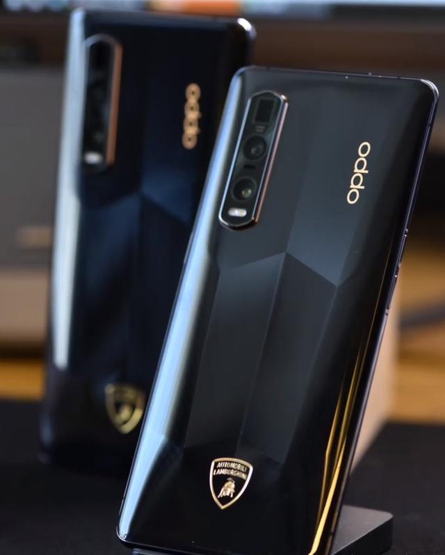 在手機本身設計外,oppo find x2 pro蘭博基尼版的禮盒有著一整套有著