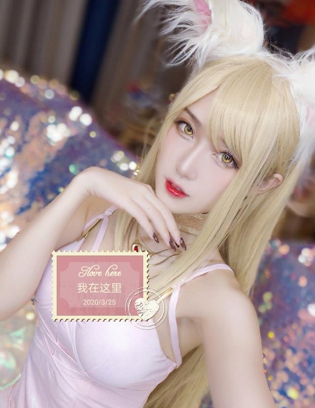 和往常一样这次直播腐团儿又一次表演了自己的绝活战