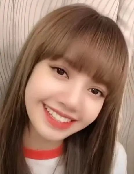 被lisa美哭了原来圆脸也可以又酷又少女