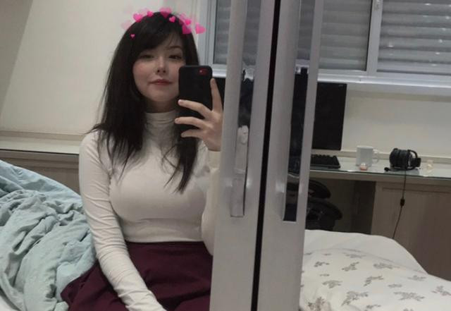 巴西女辅助又开始演了?隔空表白lpl,用美照来"应聘"欲加盟lpl!