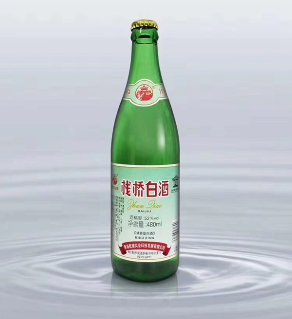 82岁老人走进山东老字号百年栈桥白酒公司寻找"老味道"_青岛