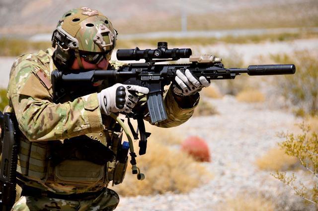 雷明顿已订购了少量的m4卡宾枪的原材料,无法之下,便将其命名为r4步枪