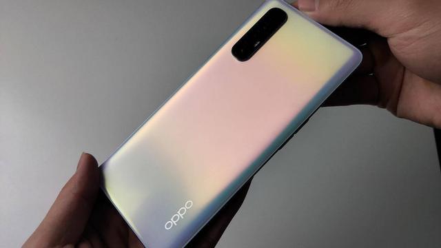 oppo reno3 pro搭載了高通次旗艦5g處理器驍龍765g,自帶的x52基帶不僅