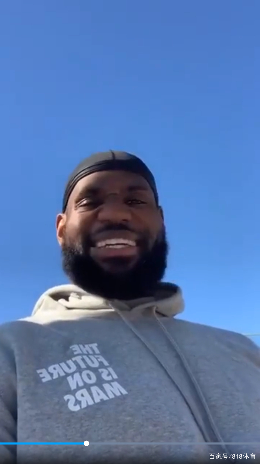 周二詹三疯詹皇豪宅屋顶大吼tacotuesday网友邻居上来掀桌子