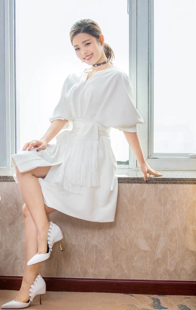 原创莫小贝王莎莎时尚大片出炉拒绝粉嫩少女风欧美范神似王菊