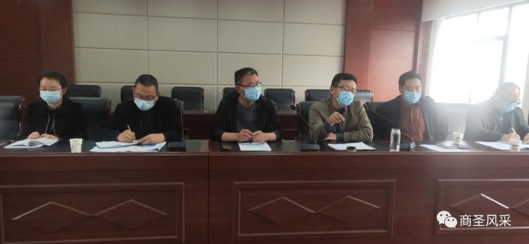 会上,办事处主任贾江波对各位业主的到来表示欢迎