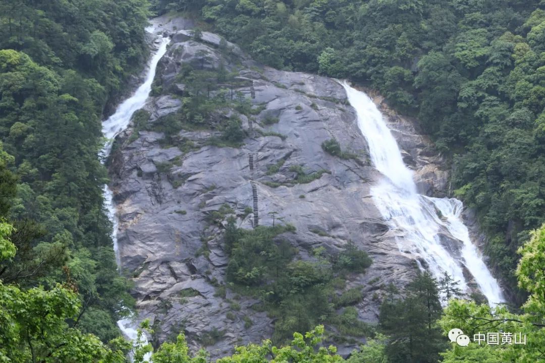 人字瀑 张涛 摄黄山的人字瀑和百丈泉是著名的景观.