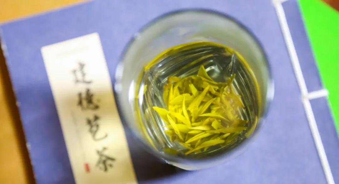 建德苞茶舟过新安江鼻间皆茶香