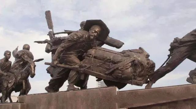 雕塑家│孙龙本他的作品充满诗情艺境给平凡的世界增添诗性和美感