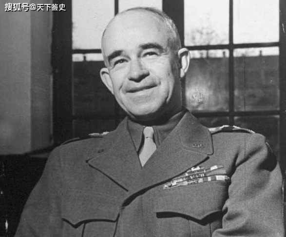 他被誉为美军"思想机器",巴顿是他手下,战后从商成为富豪_布莱德雷