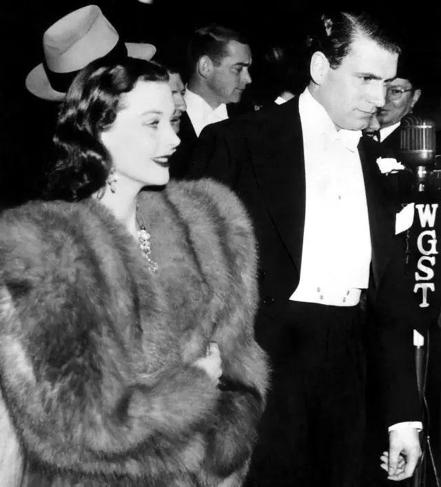 原创乱世佳人费雯丽空有美貌却遇人不淑被爱情摧残成疯女人