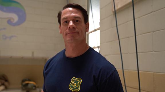 约翰塞纳挑战新角色消防届的特种兵空降消防员全球只有336位